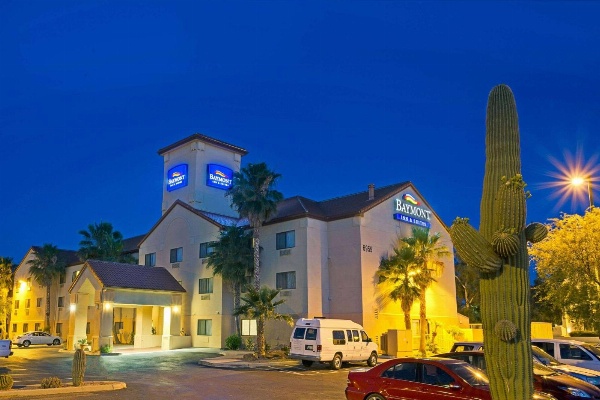 Baymont by Wyndham Tucson Airport image 2