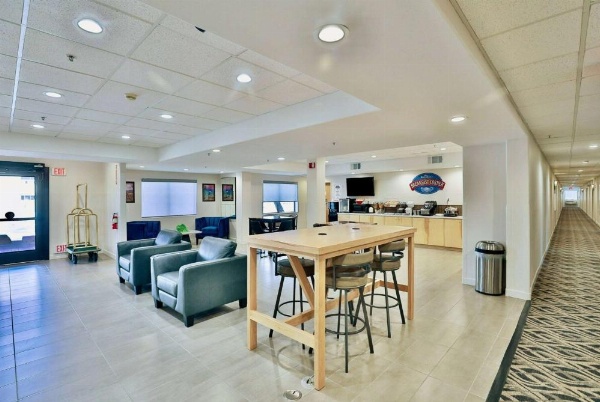 Baymont by Wyndham Tucson Airport image 8